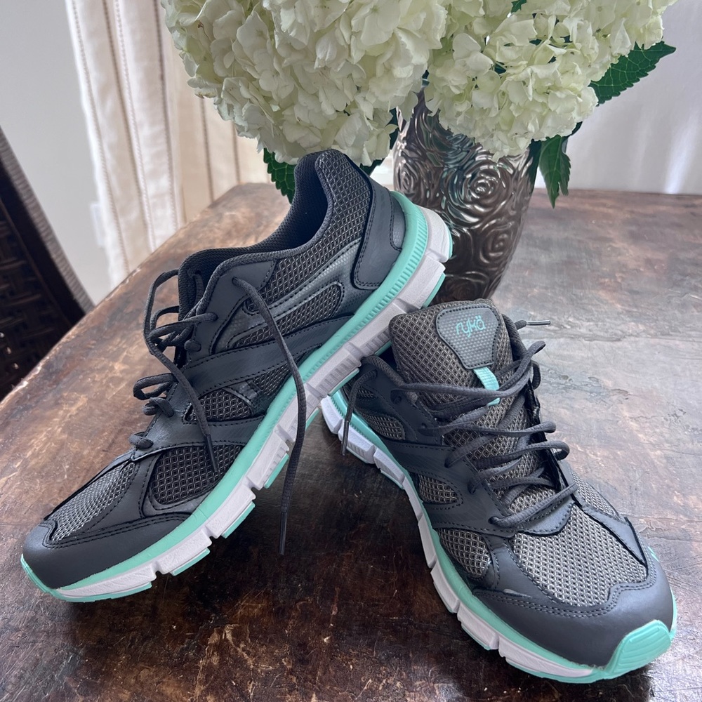 Kyka sneakers size 11